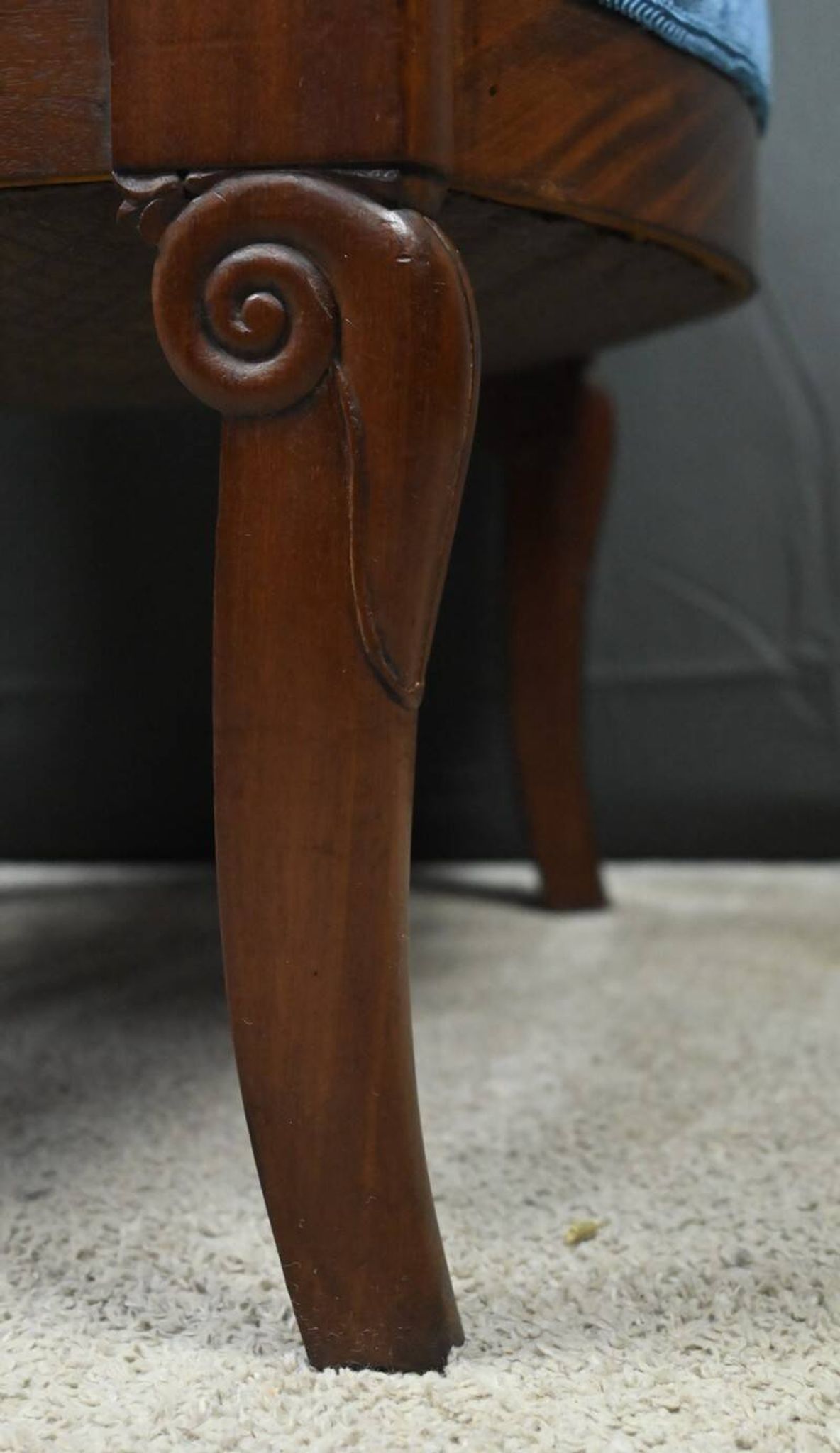 Pair of mahogany armchairs, Restoration period – early 19th century