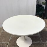 Tulip table