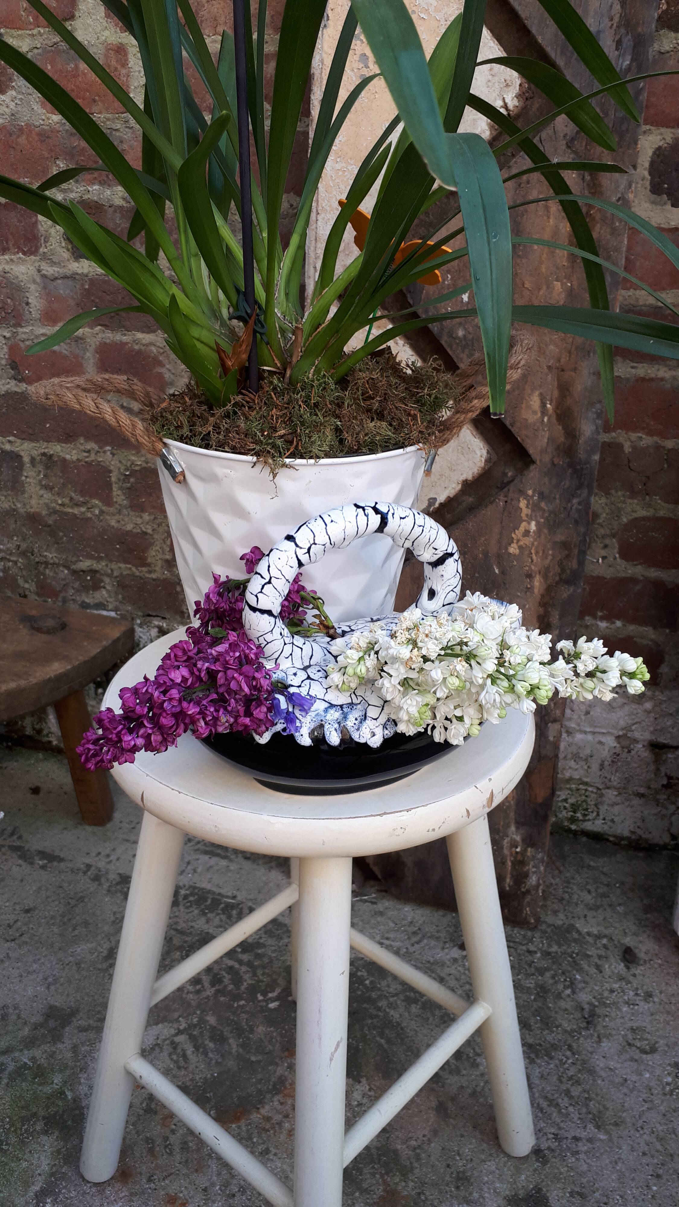 Flower vase style Fat Lava Vallauris