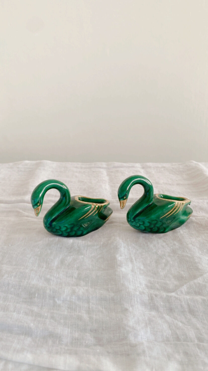 Ceramic swan salt and pepper shaker