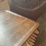 Chaise vintage à palabre en bois sculpté
