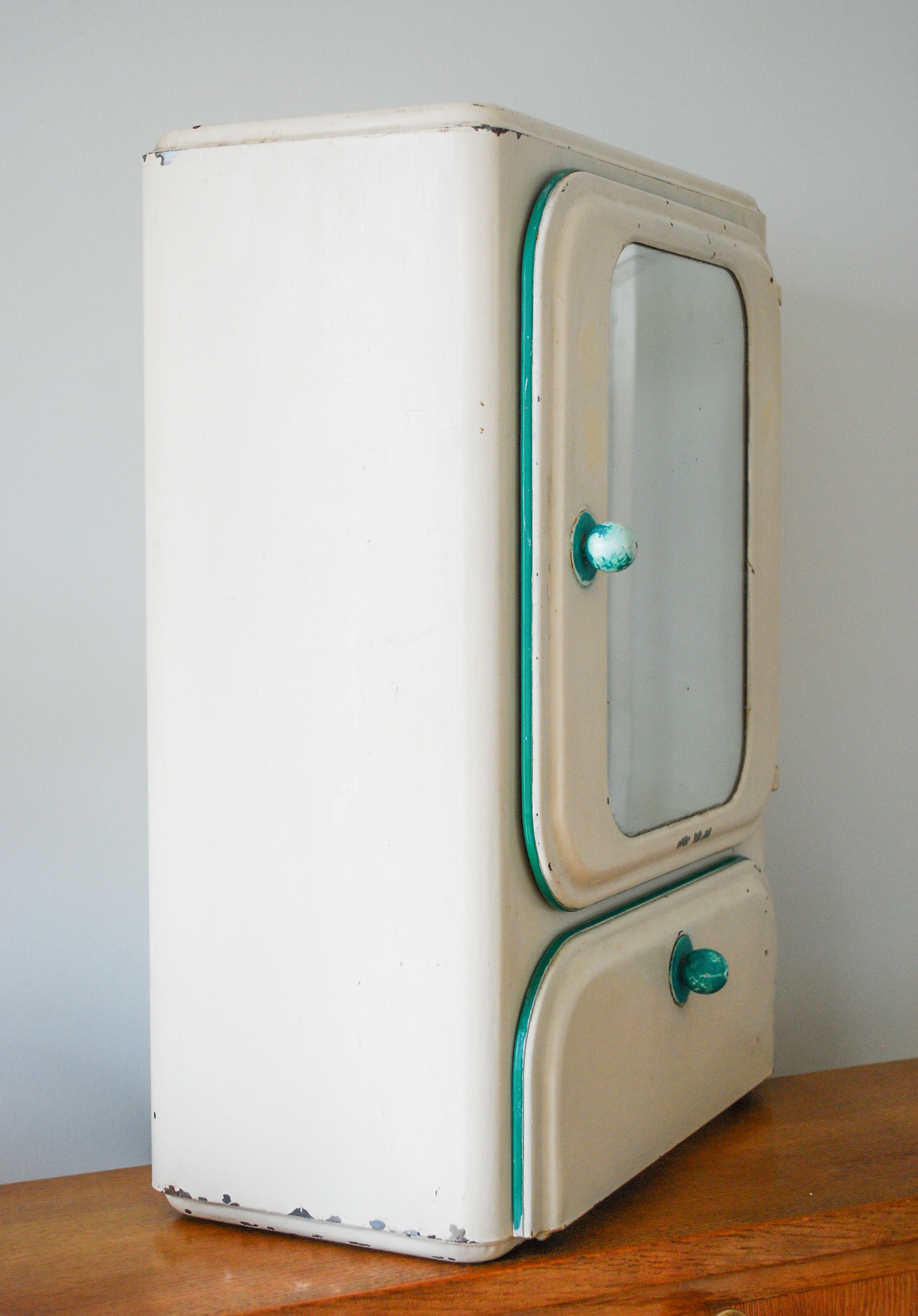 Cabinet to pharmacy or metal toilet