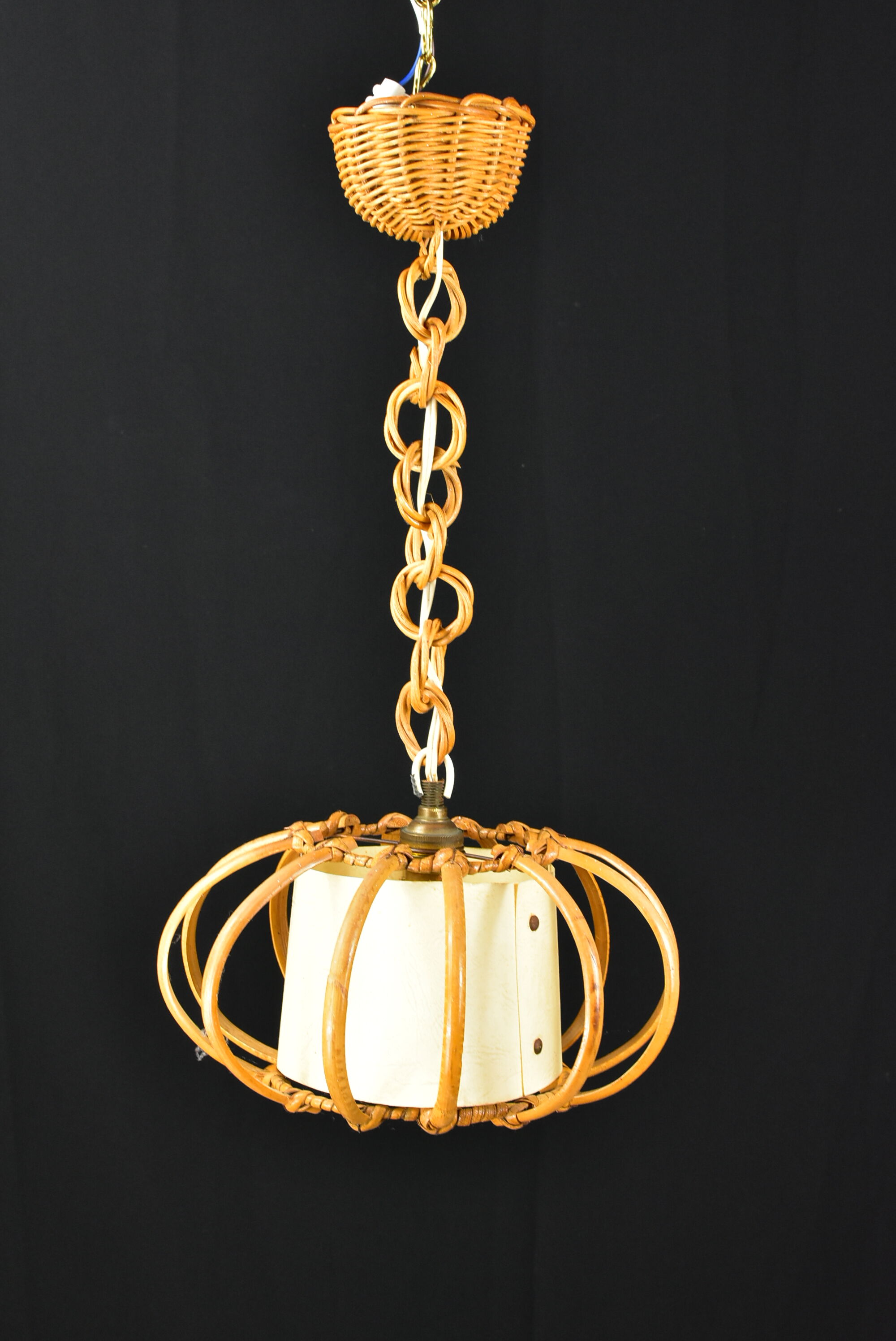 Vintage rattan suspension