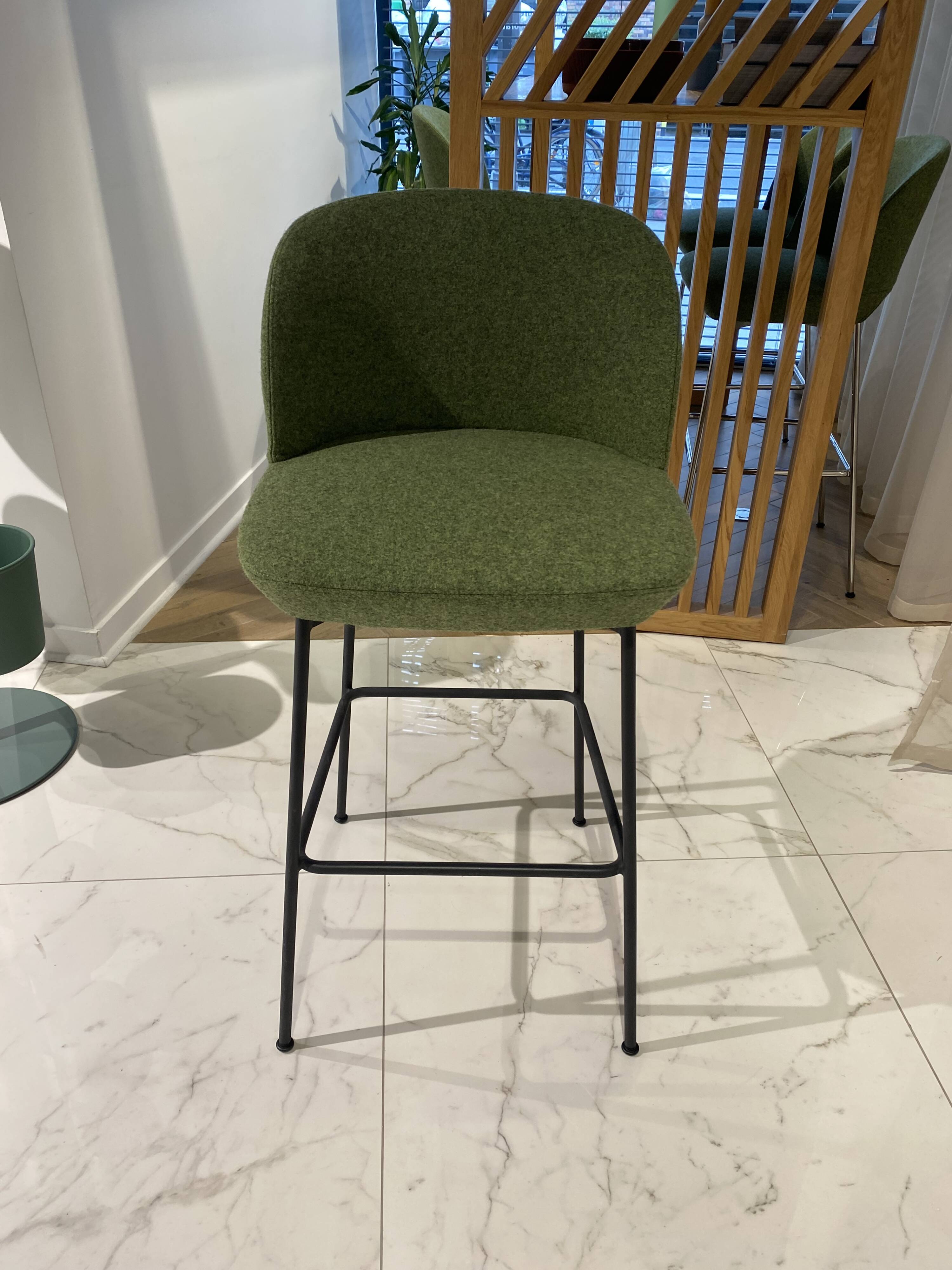 Tabouret oslo bar stool de la marque muuto