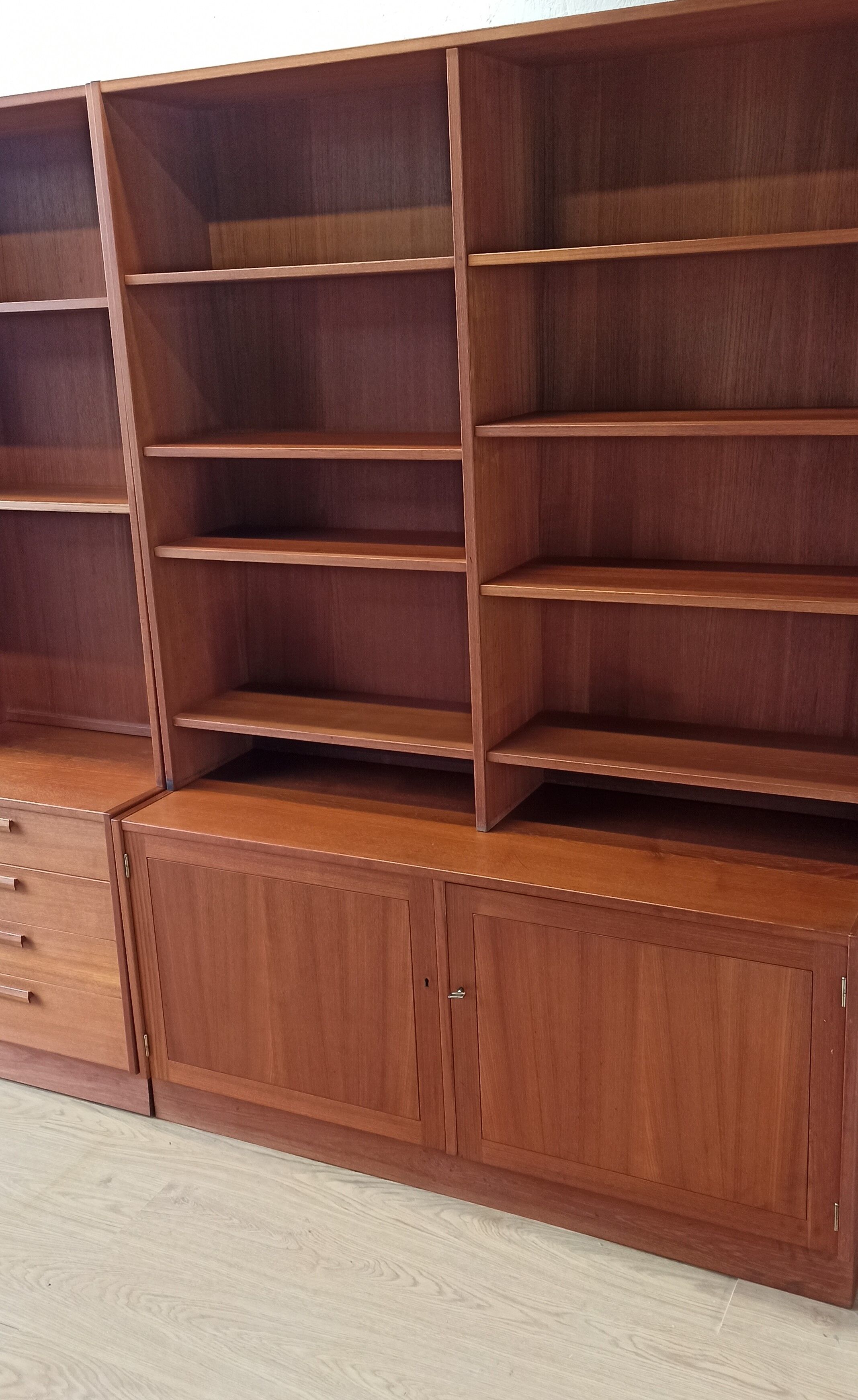 Bookcase by Nils Jonsson for Troeds, 1960