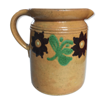 Sandstone pitcher