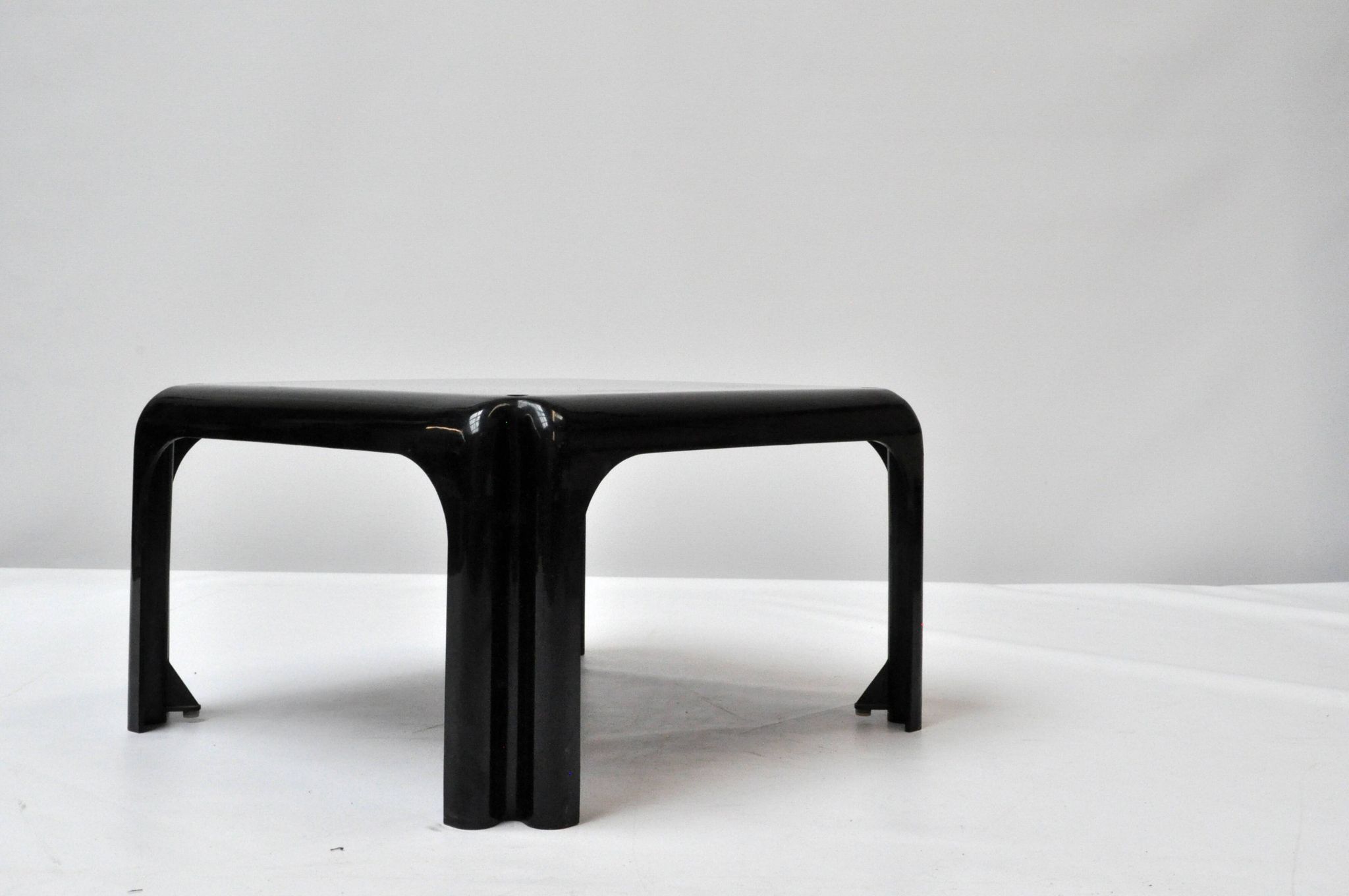 Vico Magistretti – "Elena" side table for PIN / Metra, Italy, 1970s