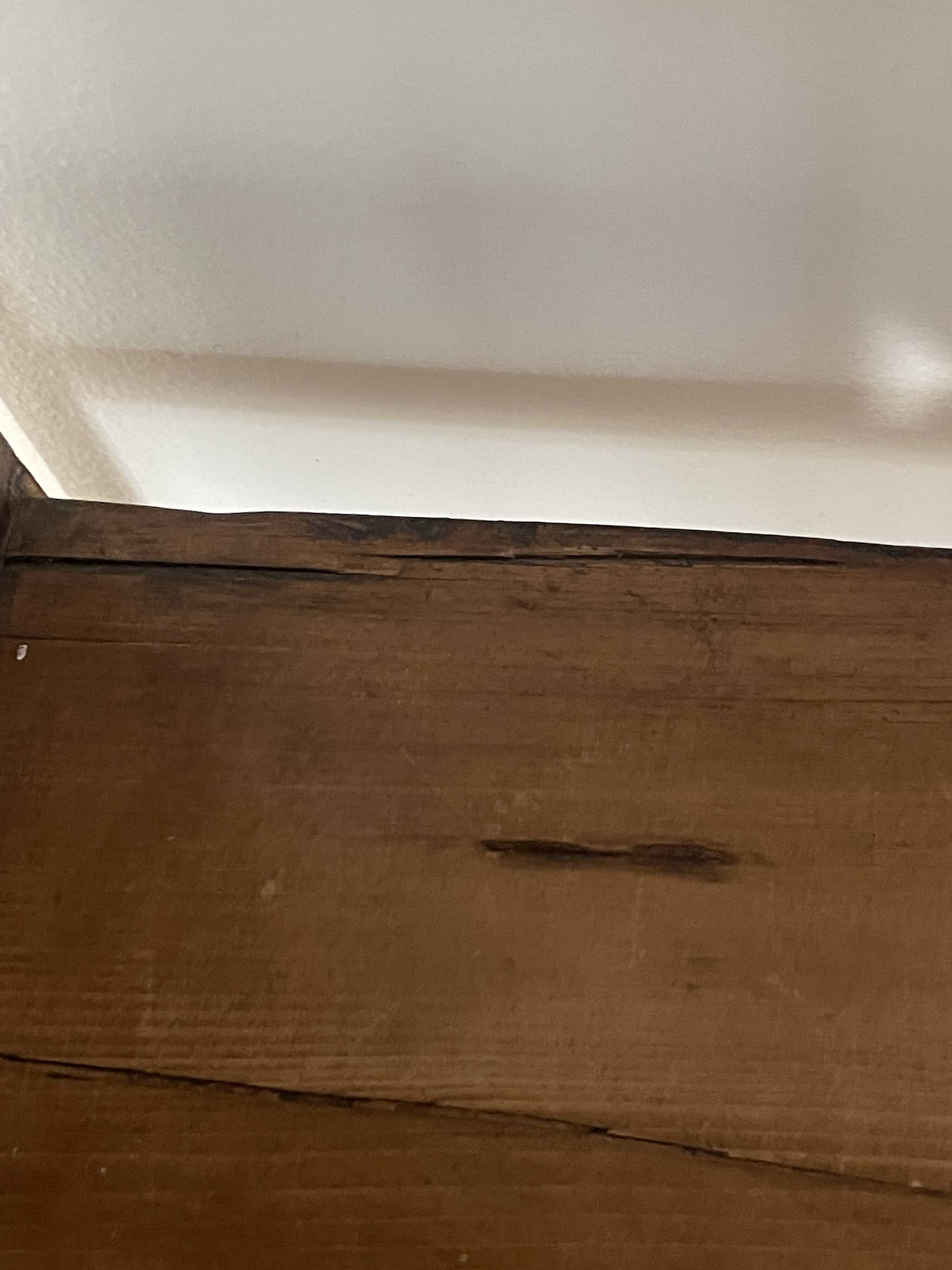 Interior's shelving unit