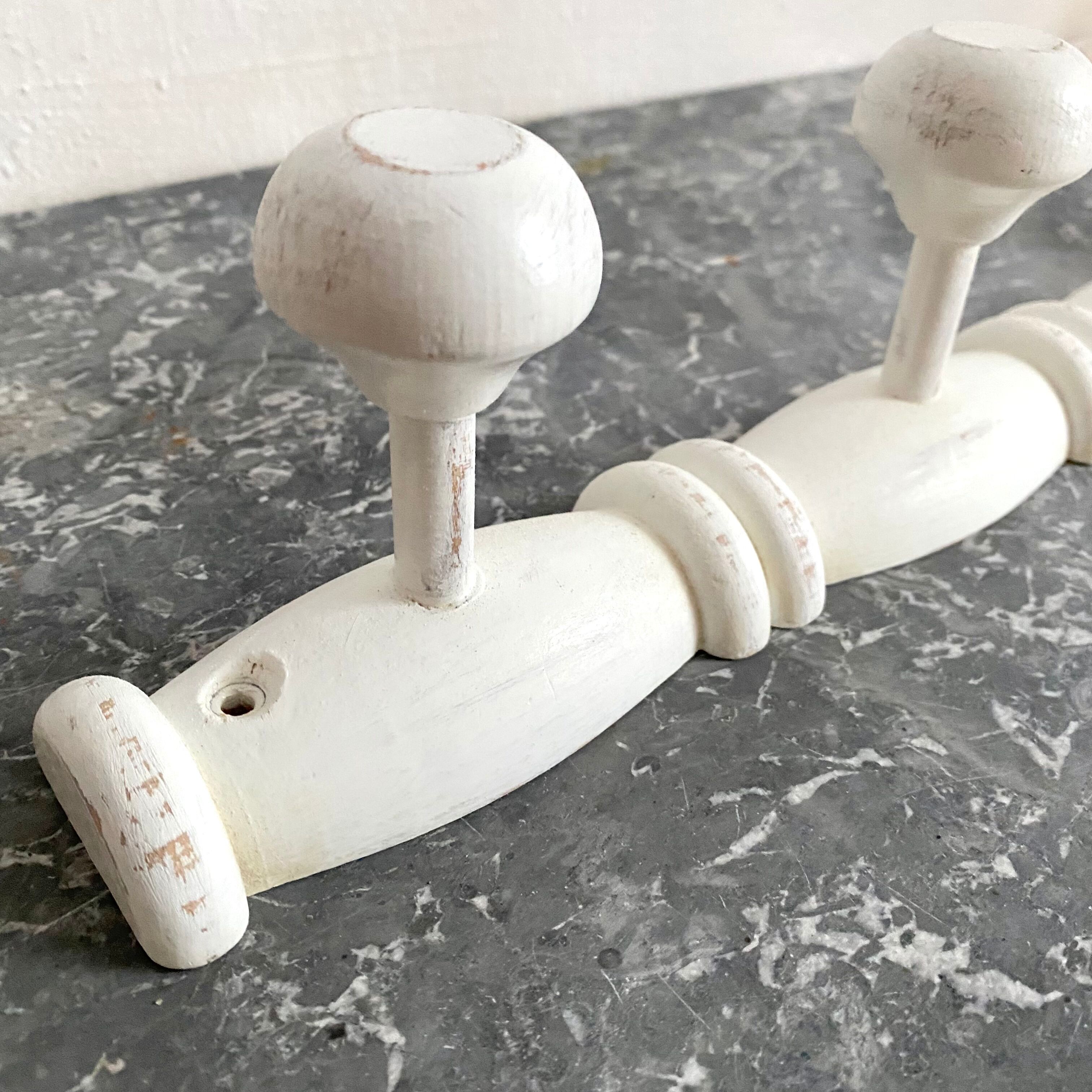 Wall-mounted coat rack