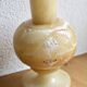 Vase taillé dans le marbre blanc
