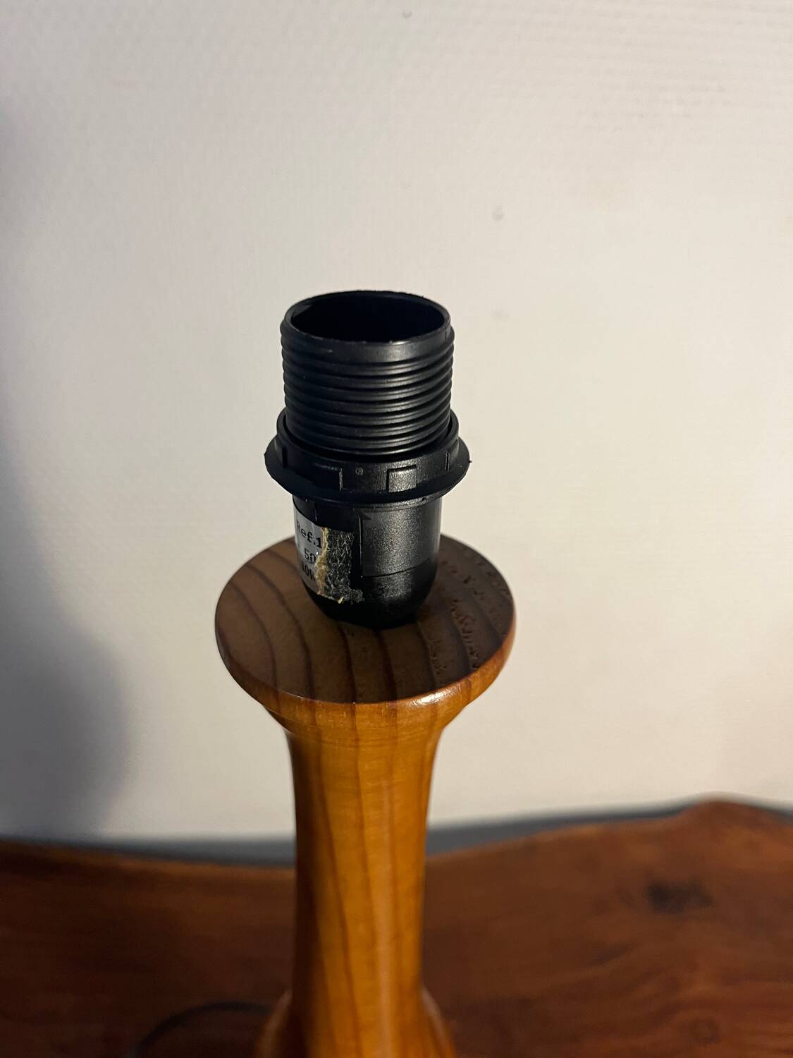 Pied de lampe en bois massif
