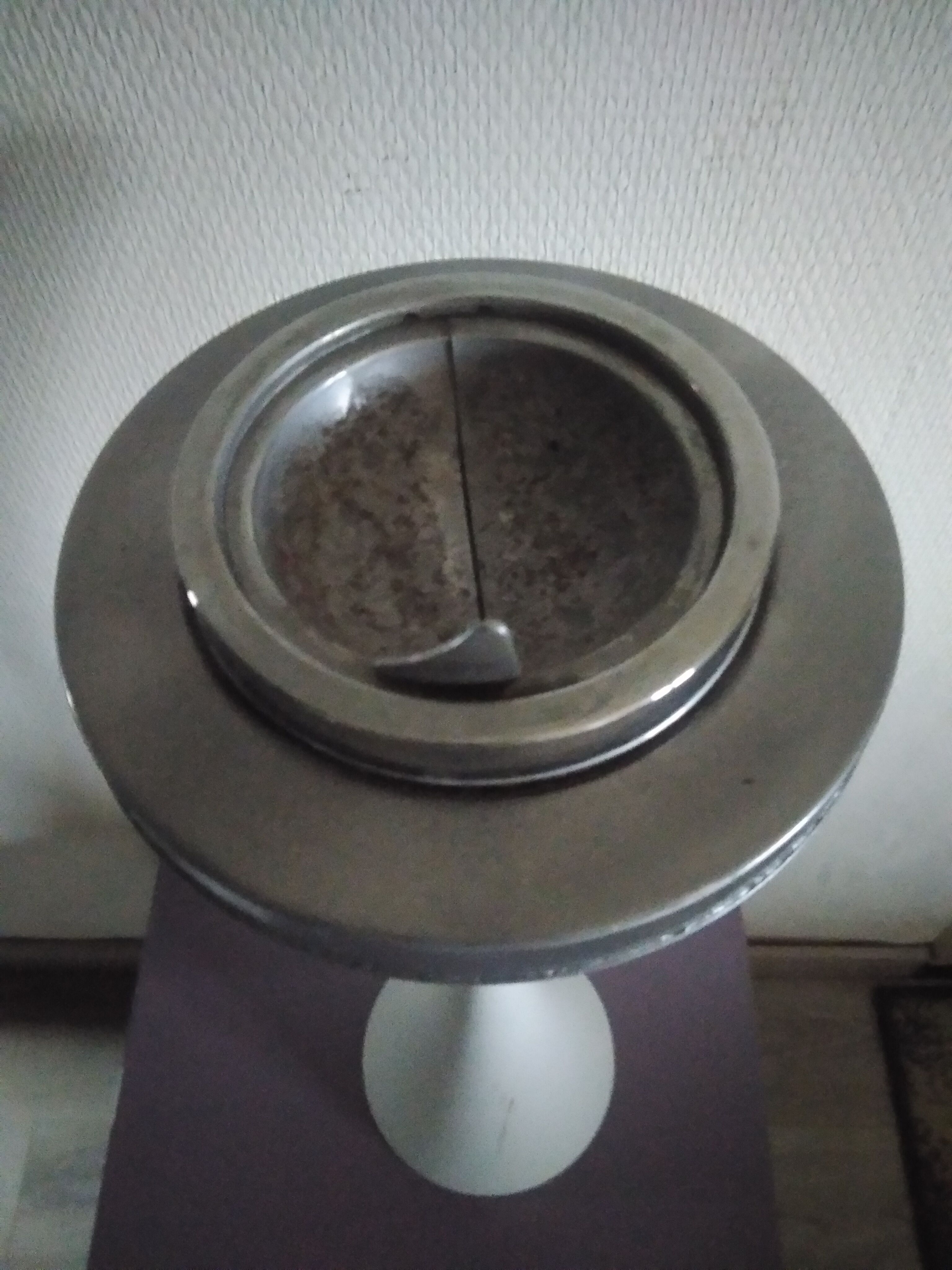 Vintage tulip foot ashtray