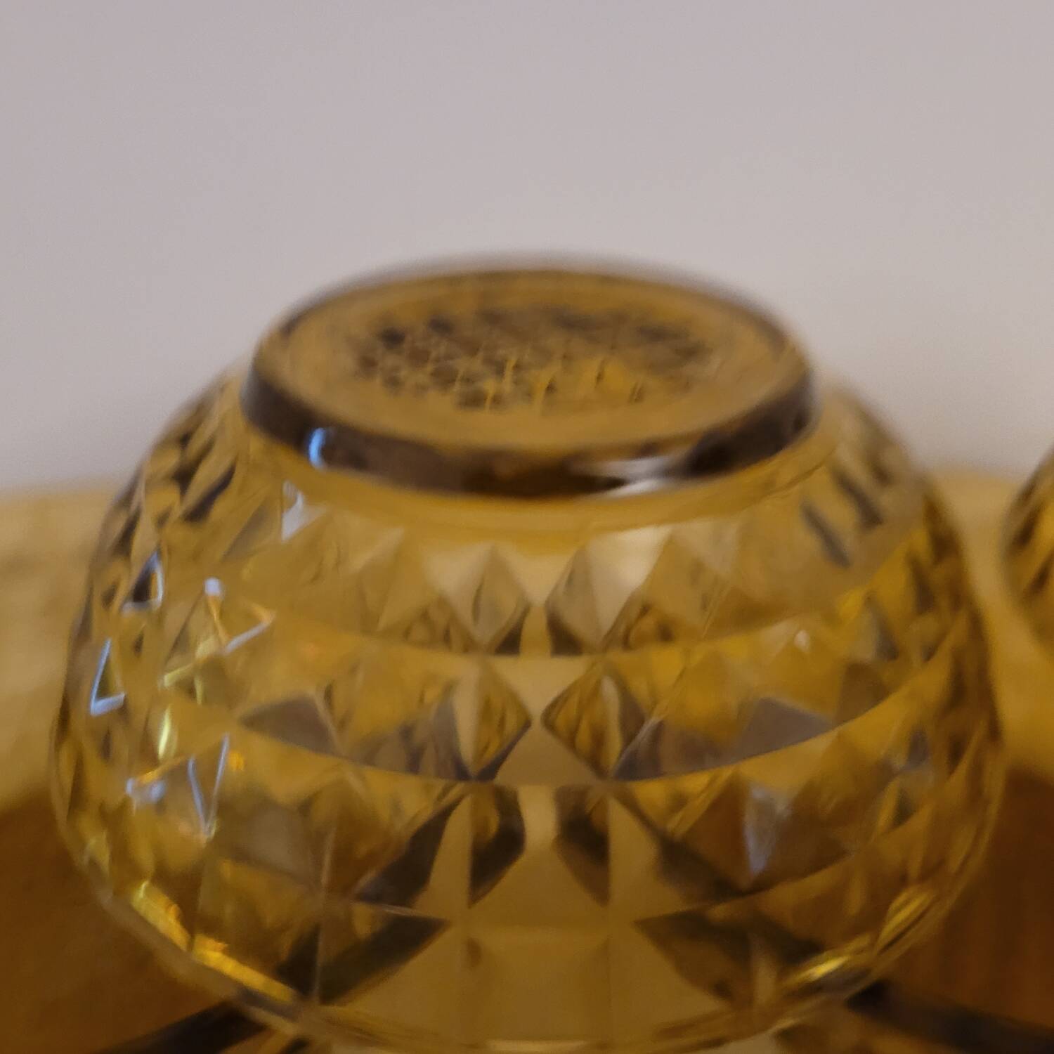 Lot de 5 coupelles en verre ambré pressé à motif nid d’abeille 70's