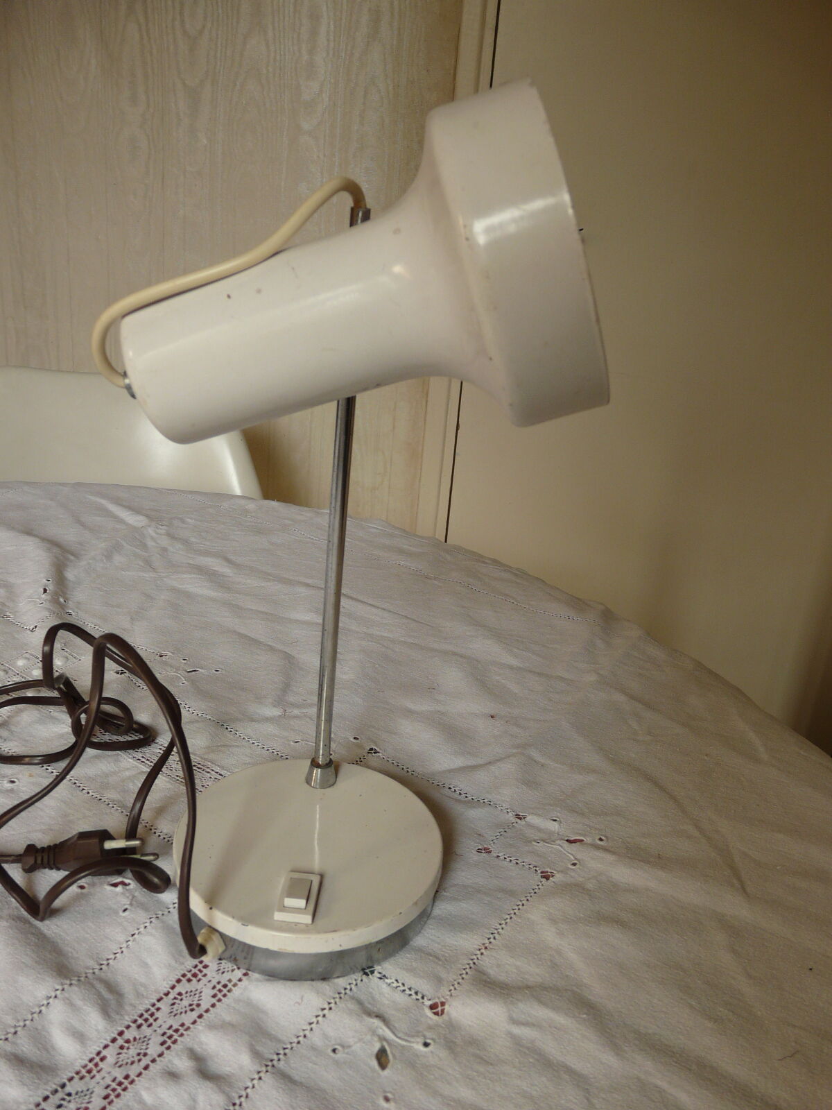 Table lamp