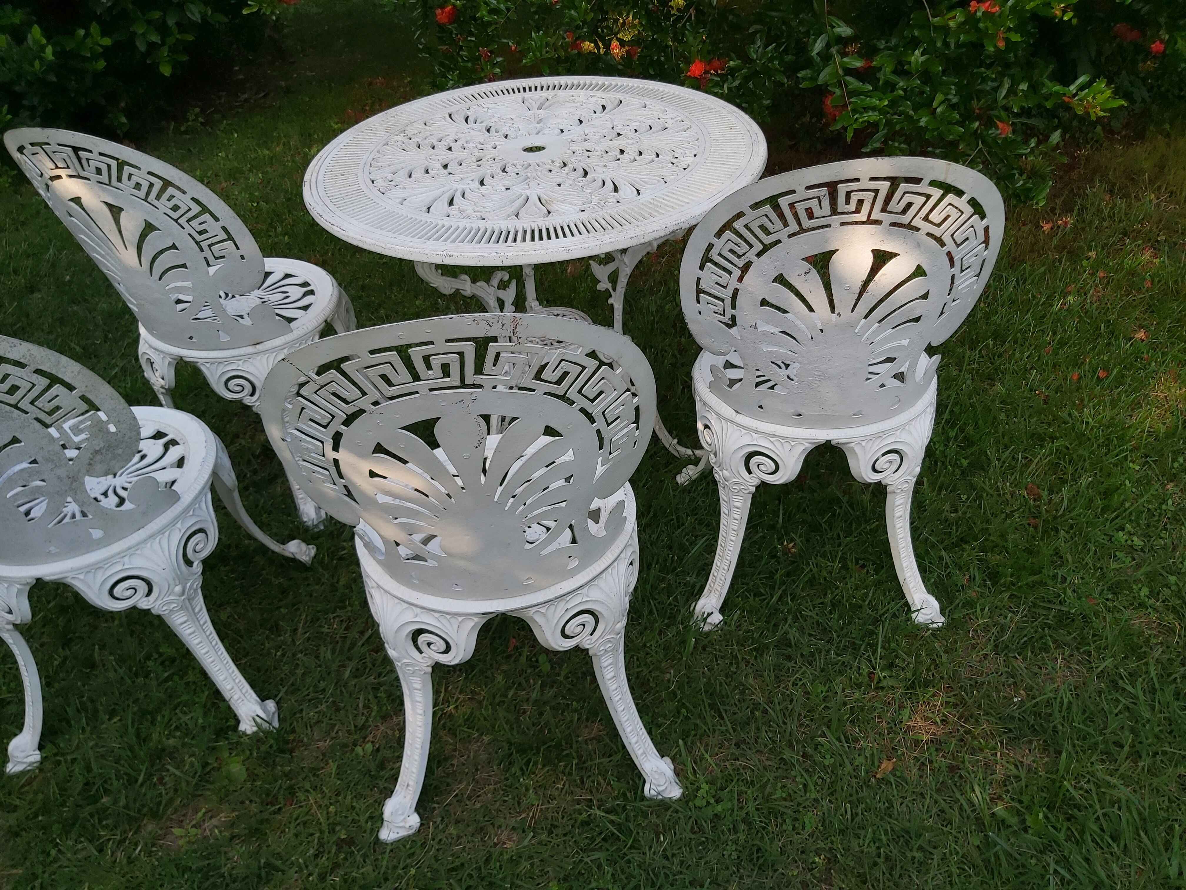 Cast aluminum garden furniture