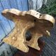Table basse brutaliste en orme massif de fabrication artisanale
