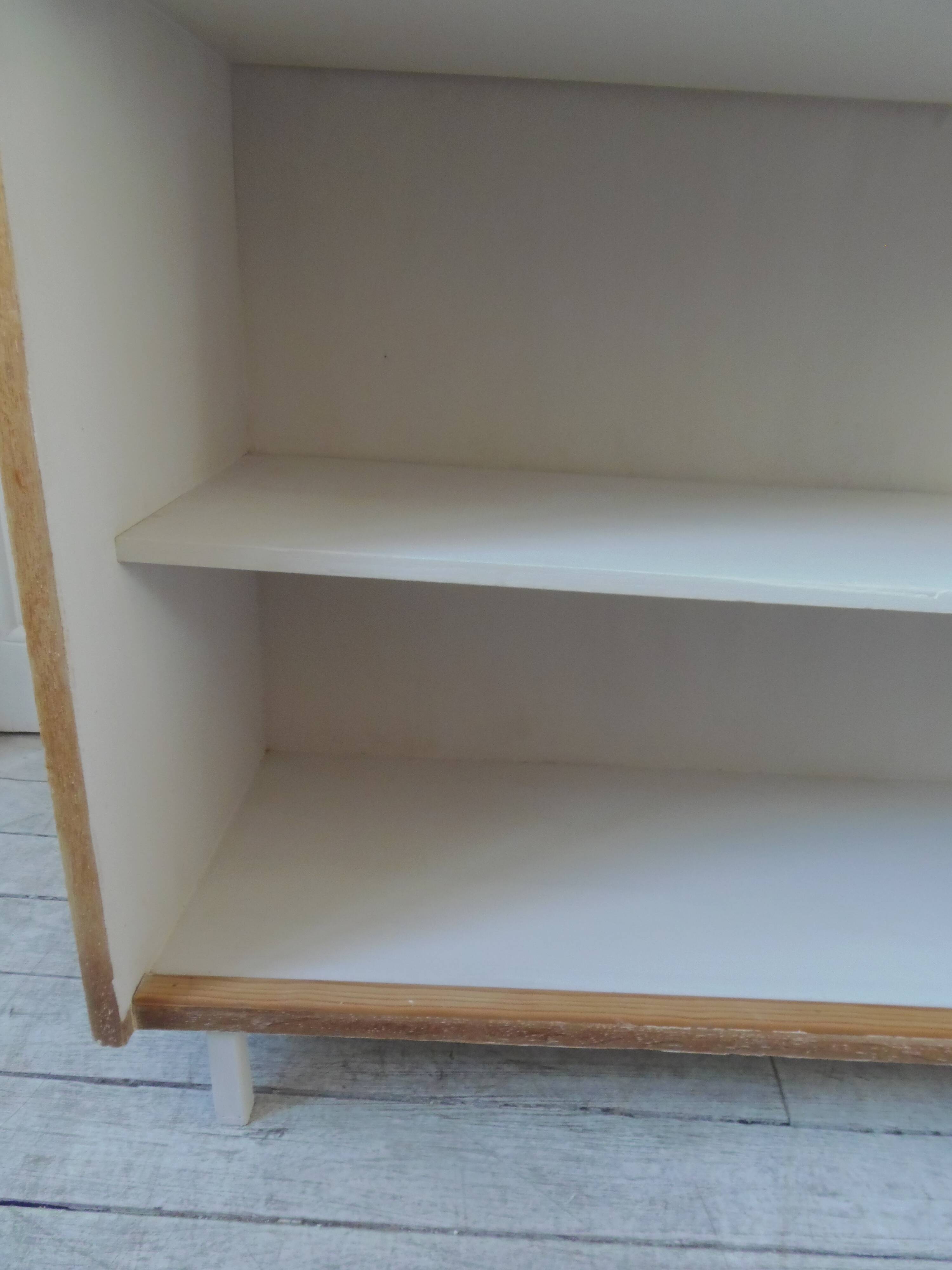 Vintage bookshelf in oak veneer, pearl grey interior, metal legs.