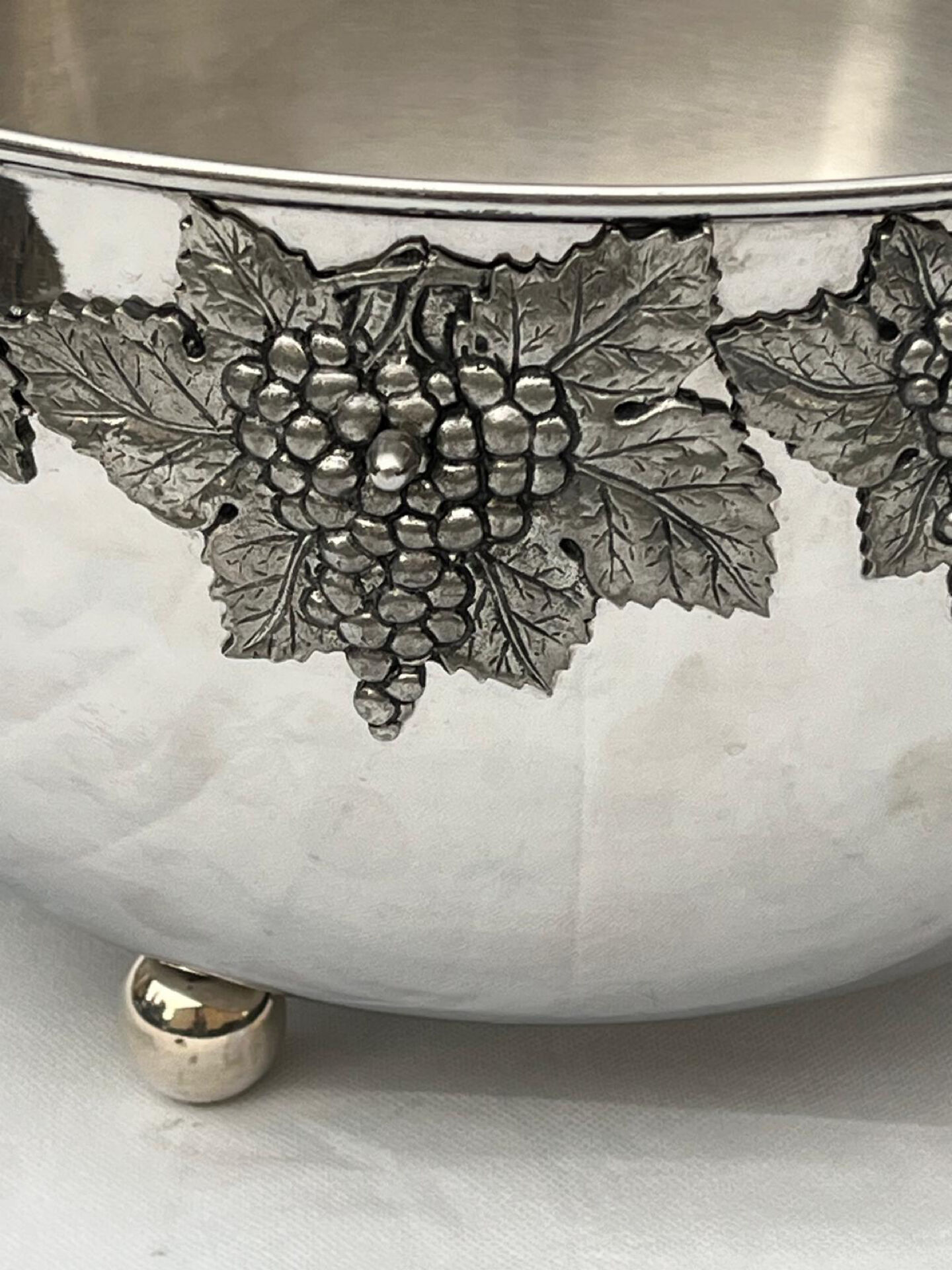 Vintage Italian Silver-Coloured Champagne Bath on Ball Feet