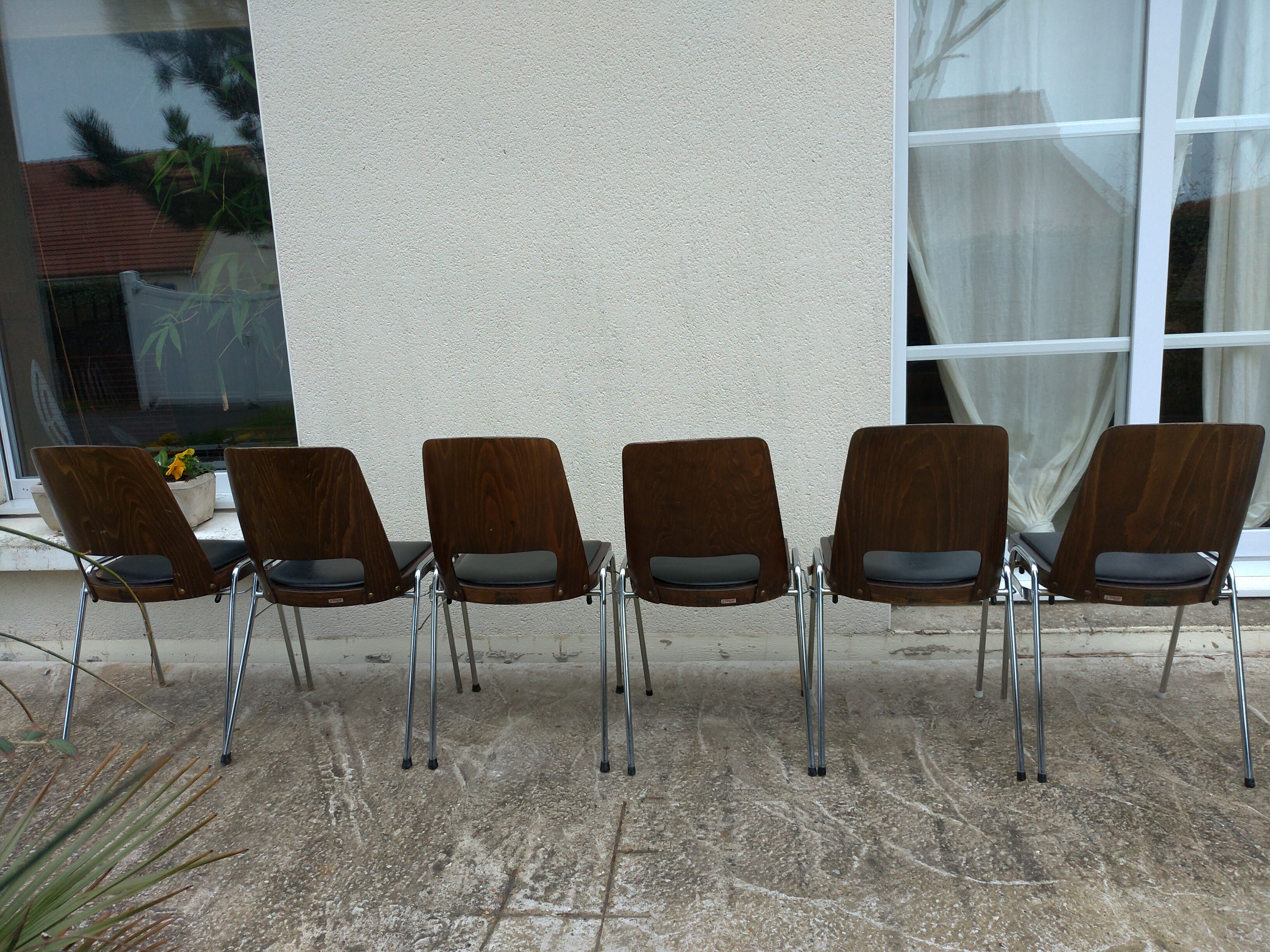 6 stackable Baumann chairs