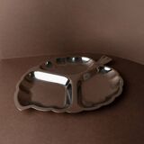 Silver-plated metal leaf-shaped tray with three compartments, Hollywood Regency Italian 1970s, elegant serving platter