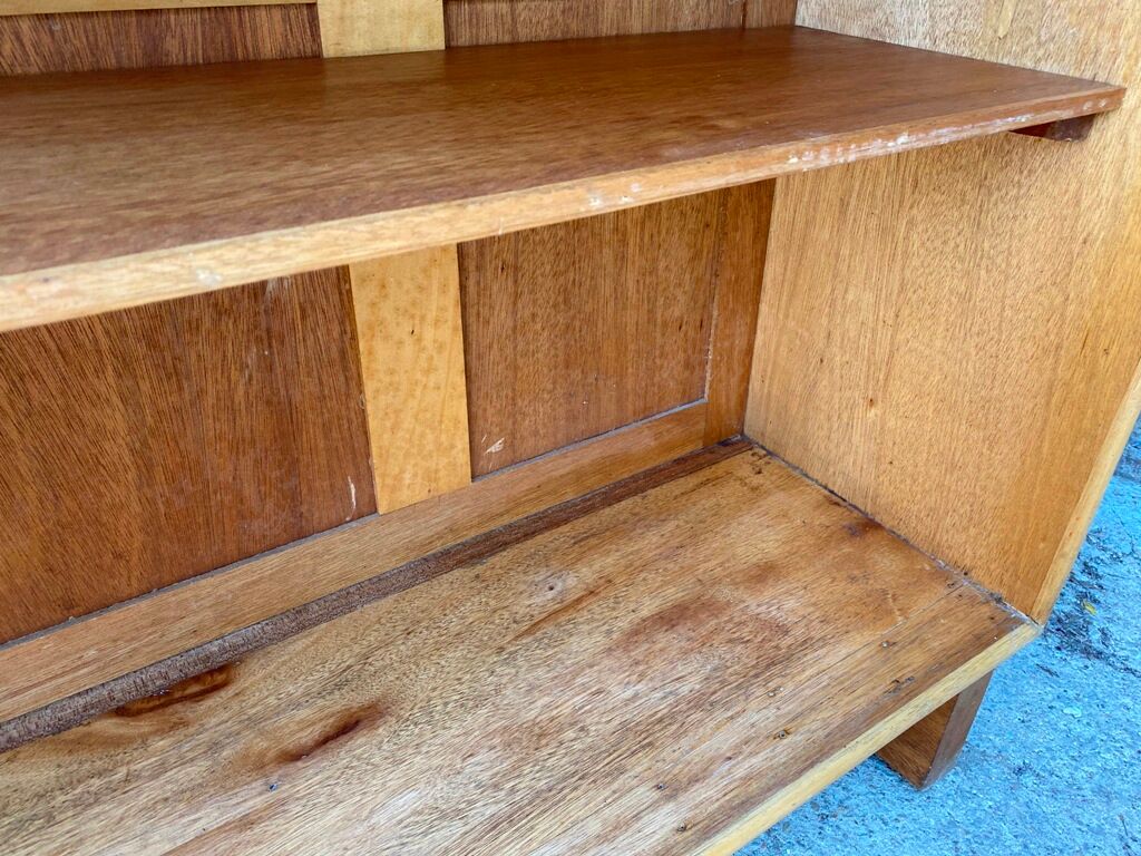 Wooden counter bar and rattan wicker decorations years 50/60