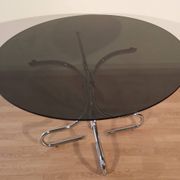 Table basse italienne du milieu du siècle en chrome et acier avec plateau rond en verre fumé, années 1960