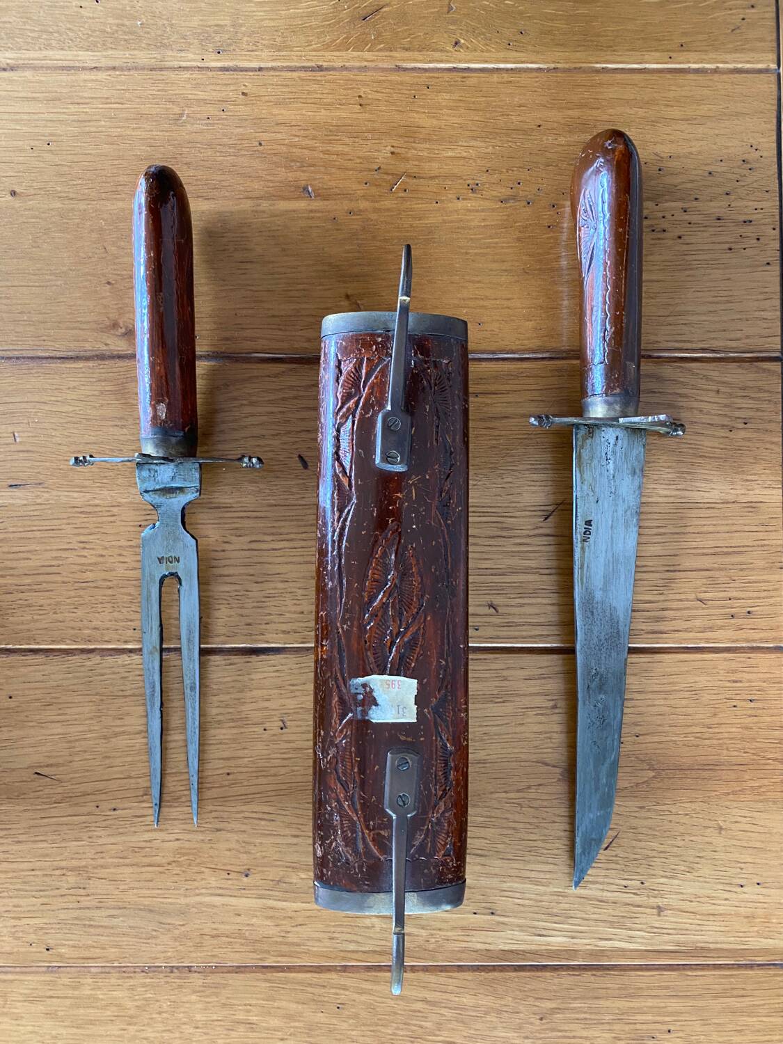 Ensemble couteau et fourche indien bois sculpté