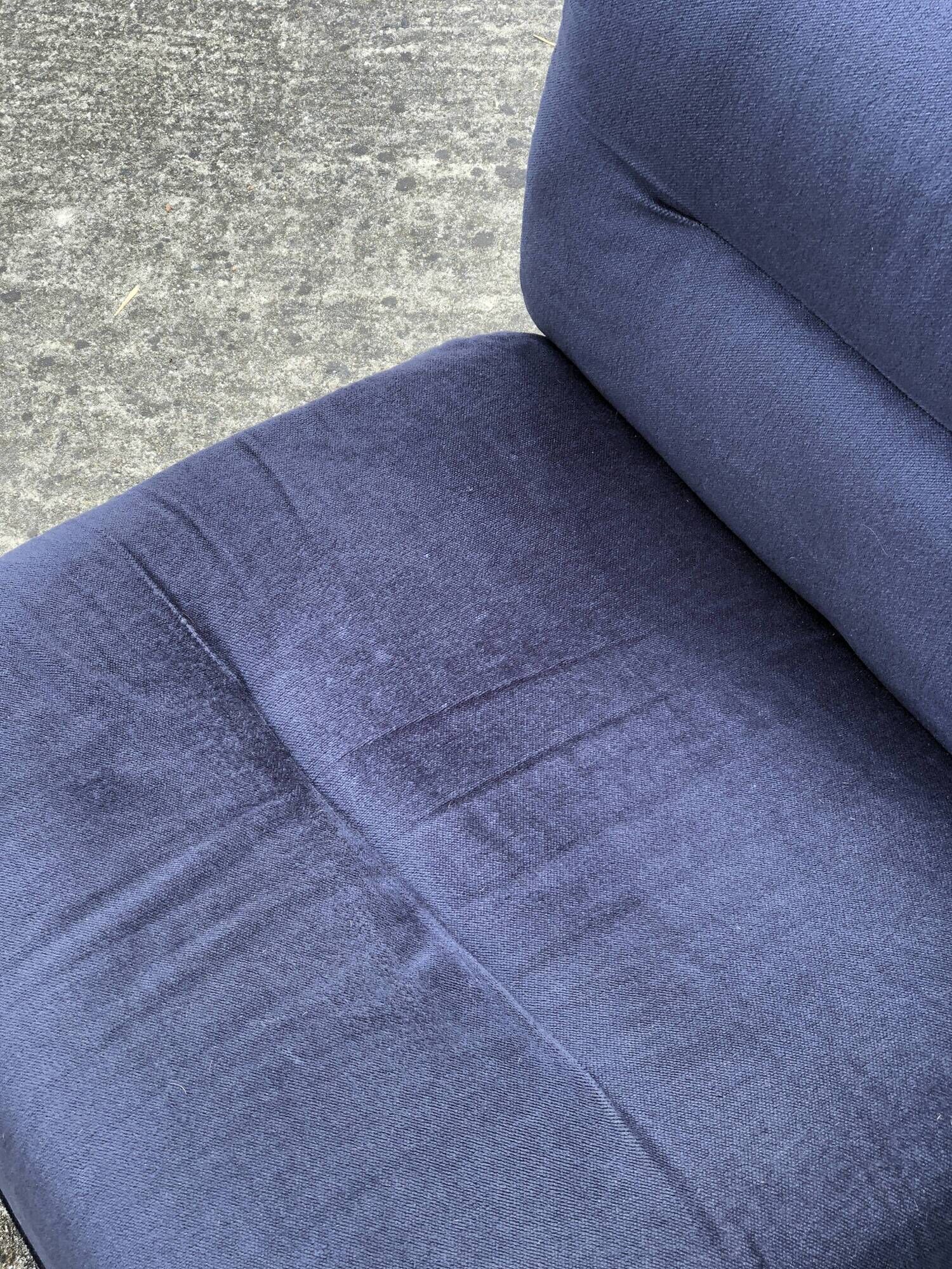 Driver / armchair and ottoman, in midnight blue velvet, 1970/1980