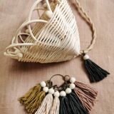 Rattan stroller "Mildred" with pompoms