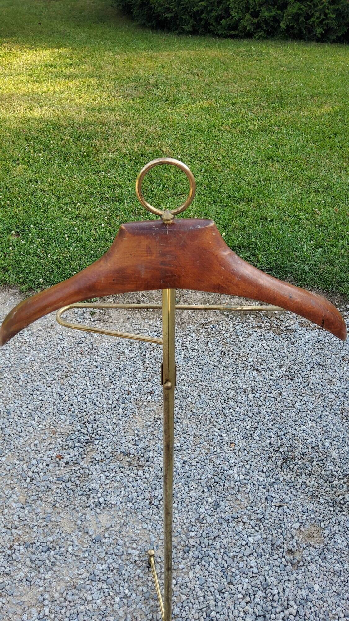 Valet de chambre of the 50s in gilded brass and wood