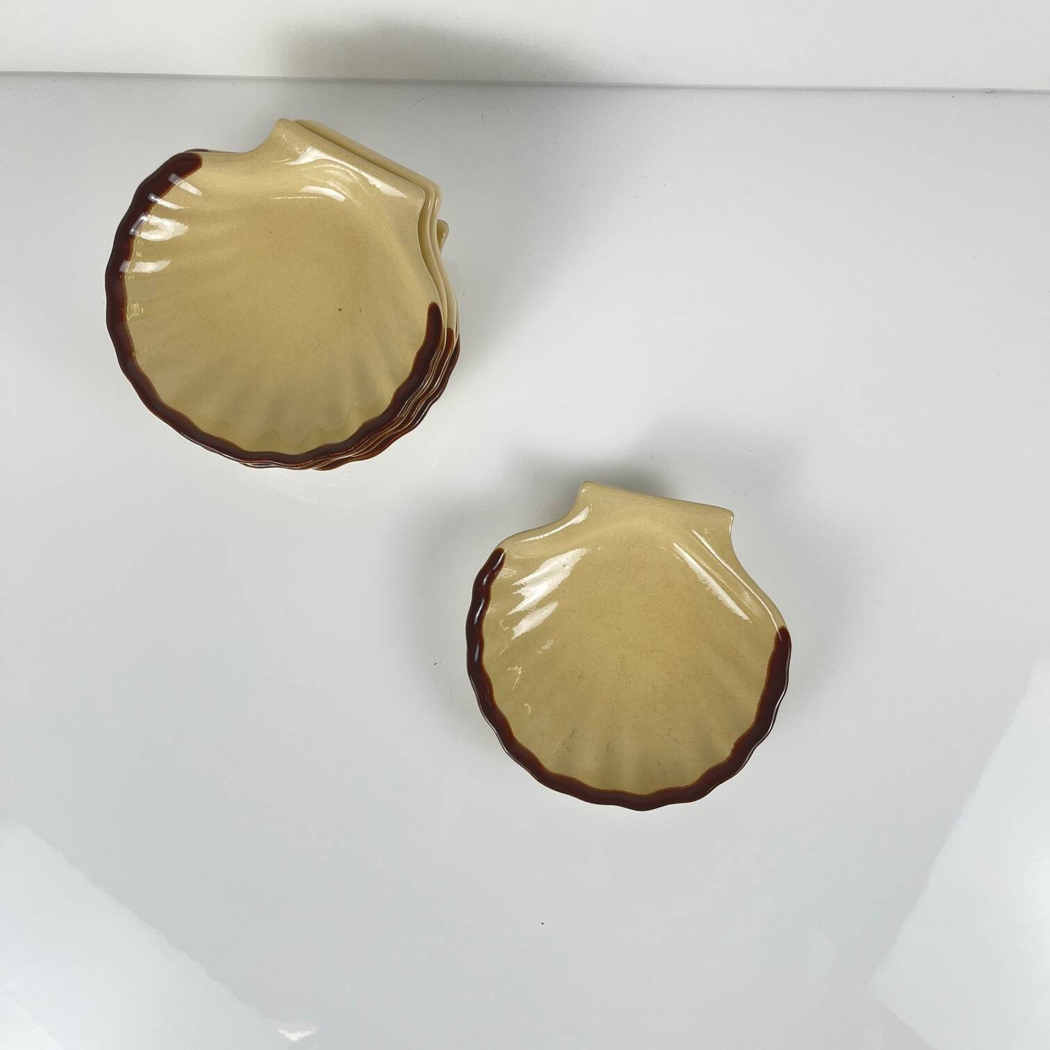Set of 6 ceramic scallop shells by E. Henry, 1960