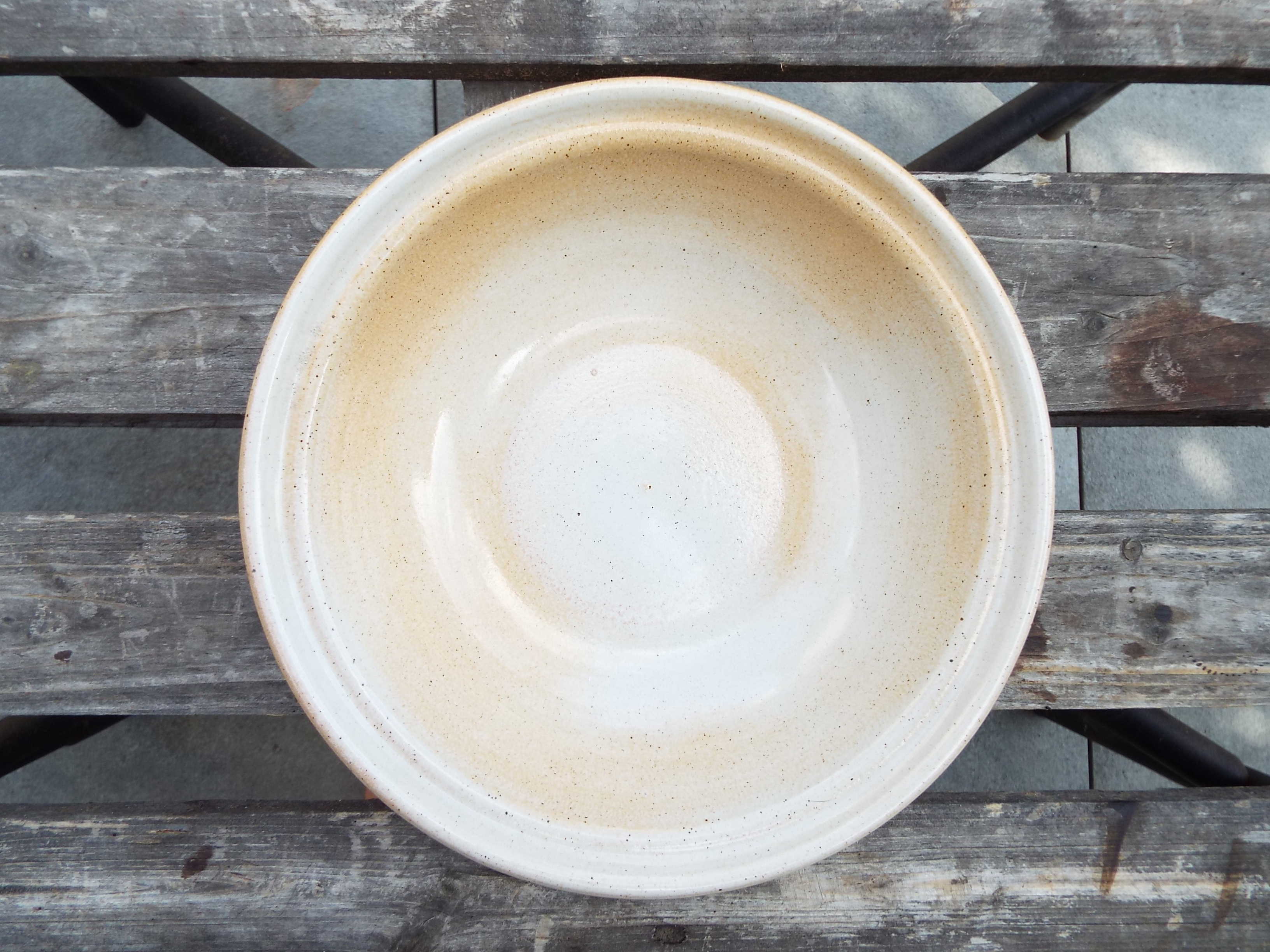 Hollow round dish Gres du Marais