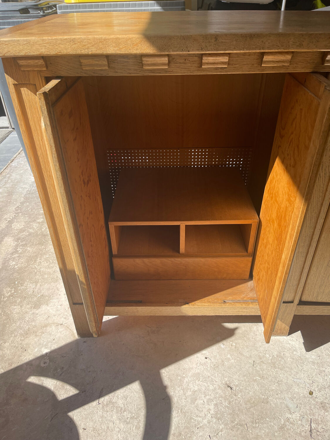 Solid wood sideboard