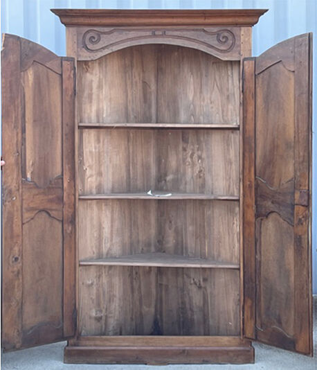 Notch cabinet