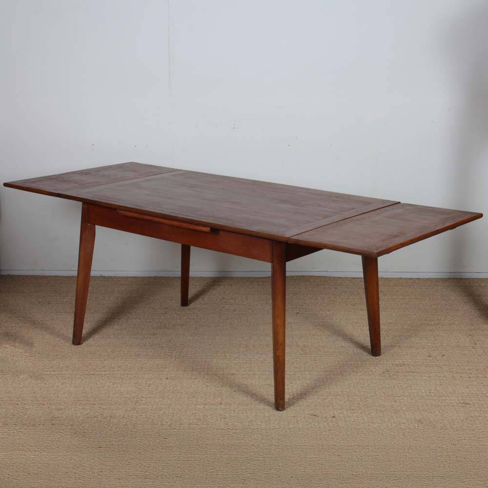 Extendable oak dining table from the 1950s