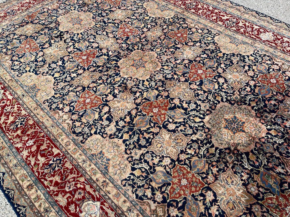 Persian rug, isfahan in wool and silk