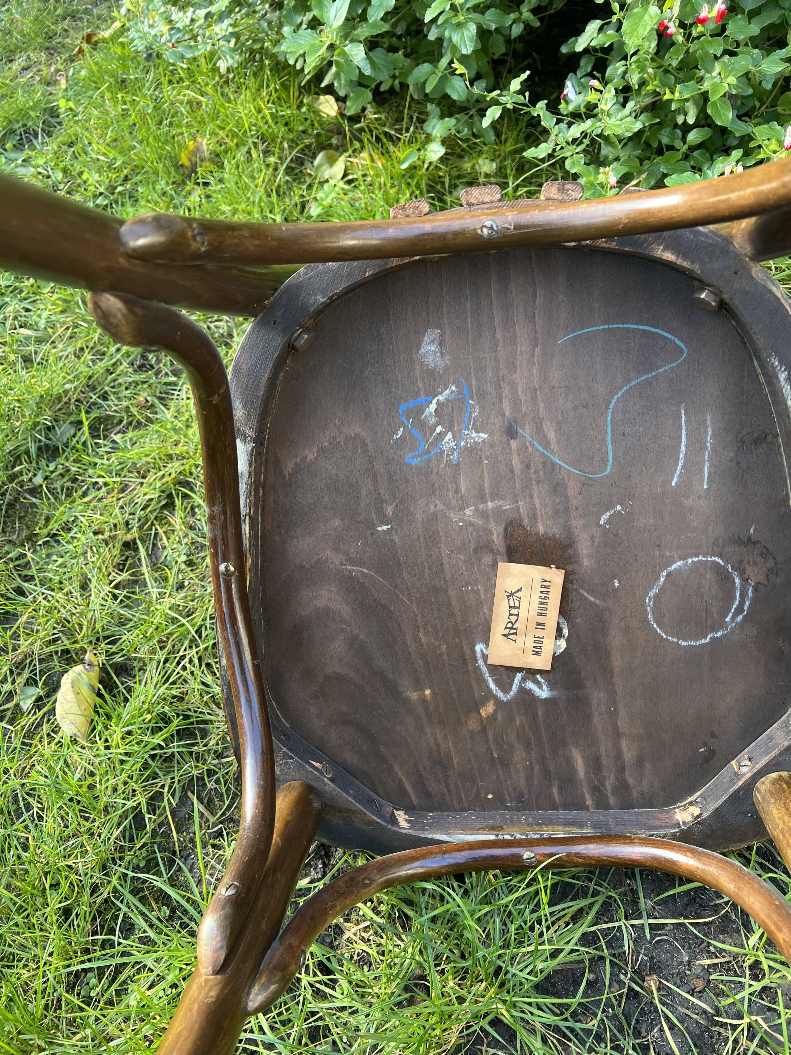 Wooden bistro chair artex