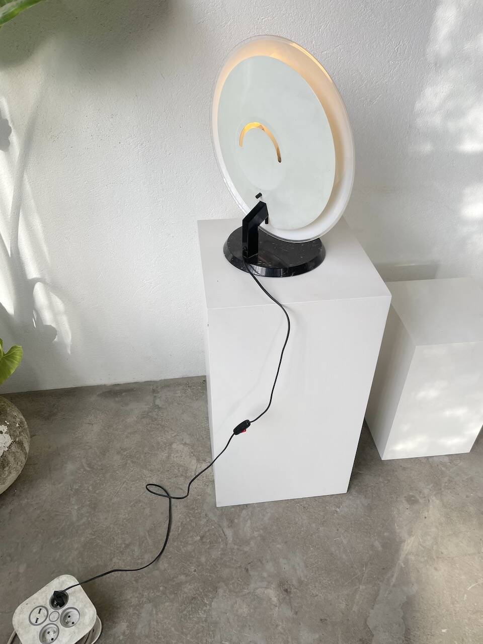 “La Perla” desk lamp by Bruno Gecchelin for Oluce 1980