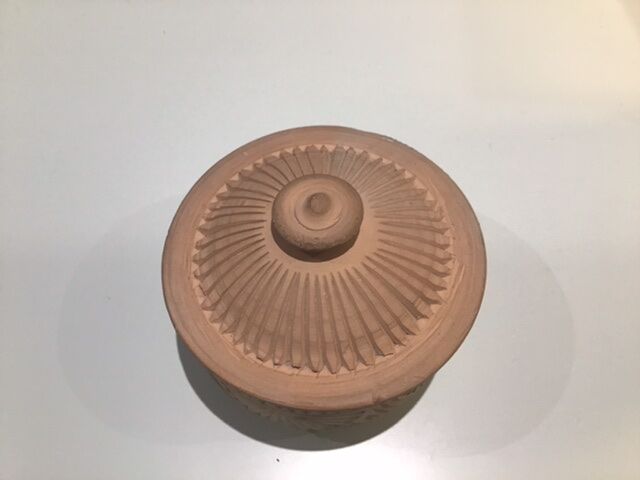 Chiseled terracotta box
