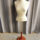 Mannequin vintage "buste de femme sur pied"