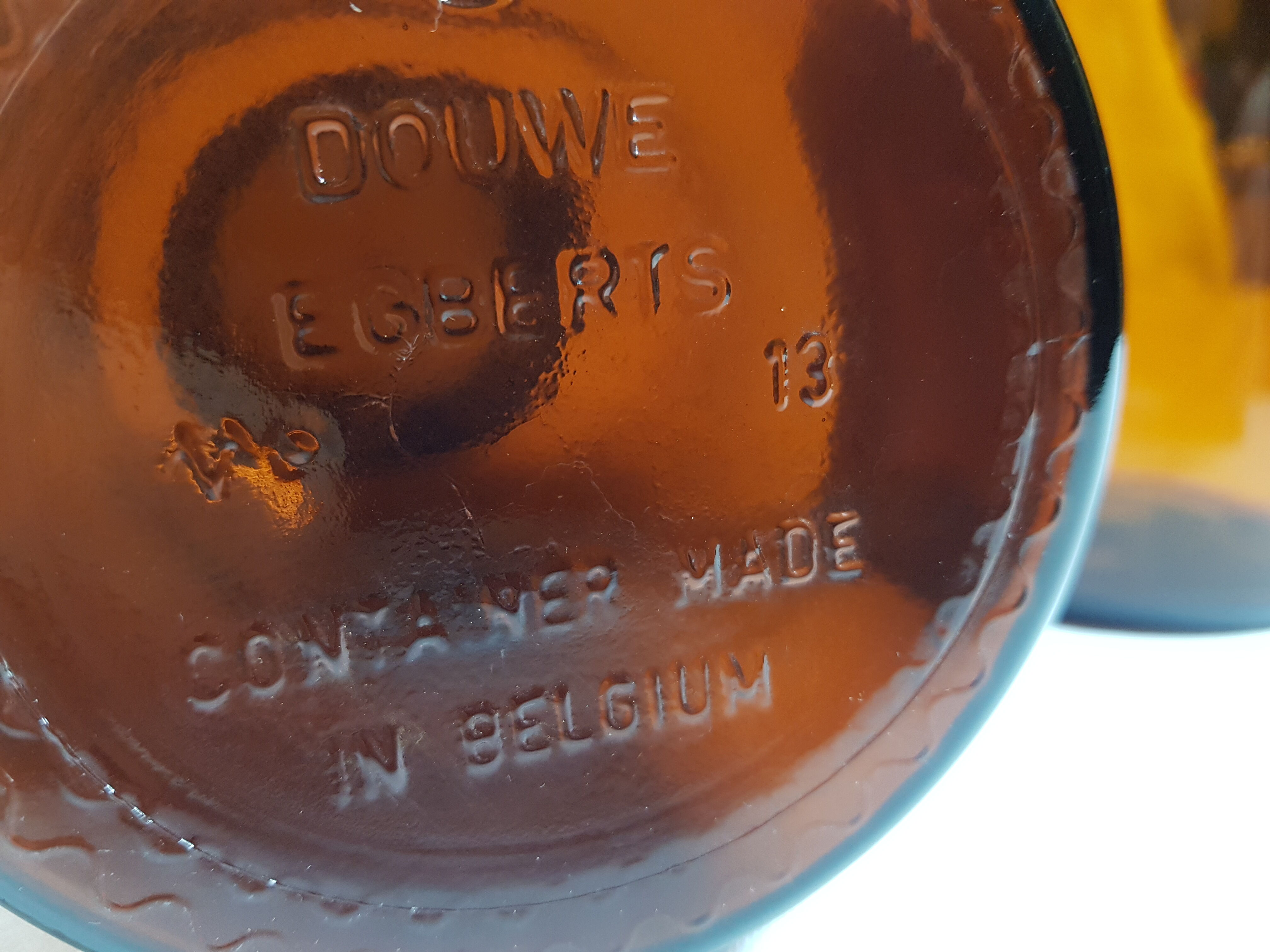 Ensemble de trois pots à café vintage en verre ambrés