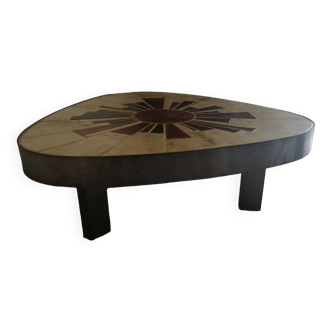 Tripod coffee table