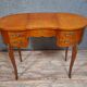 coiffeuse de style Louis XV de forme haricot , élégante et très décorative