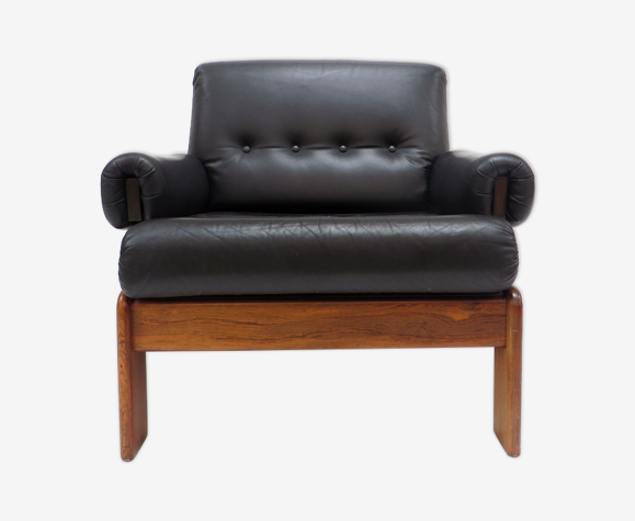 Fauteuil vintage en cuir noir avec cadre en palissandre massif fabriqué dans les années 1960