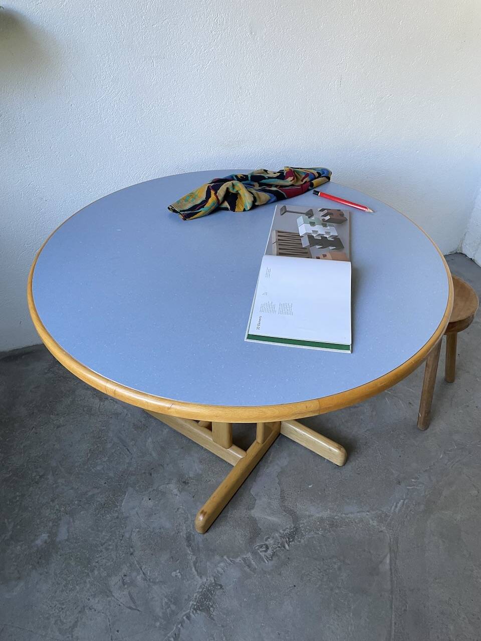 80s round beech table