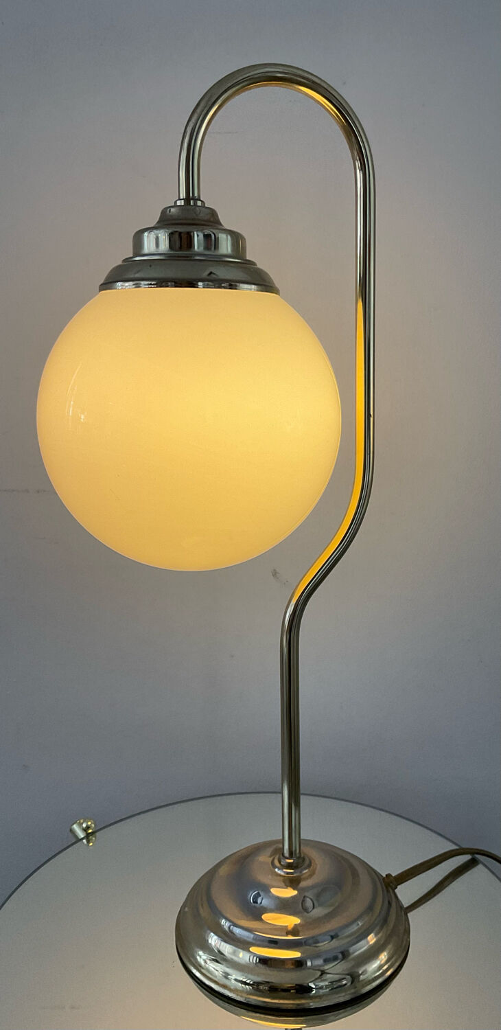 Vintage lamp from the 70s in brass and opaline
