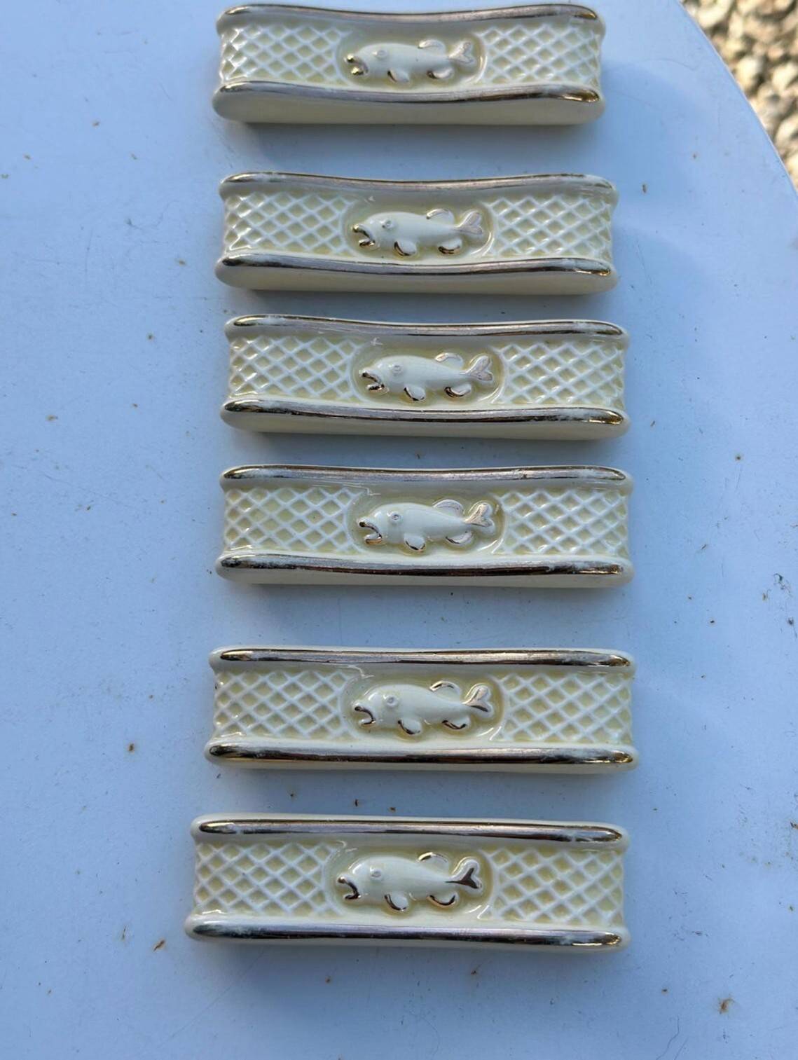 Vintage Cream and O Ceramic Knife Rest