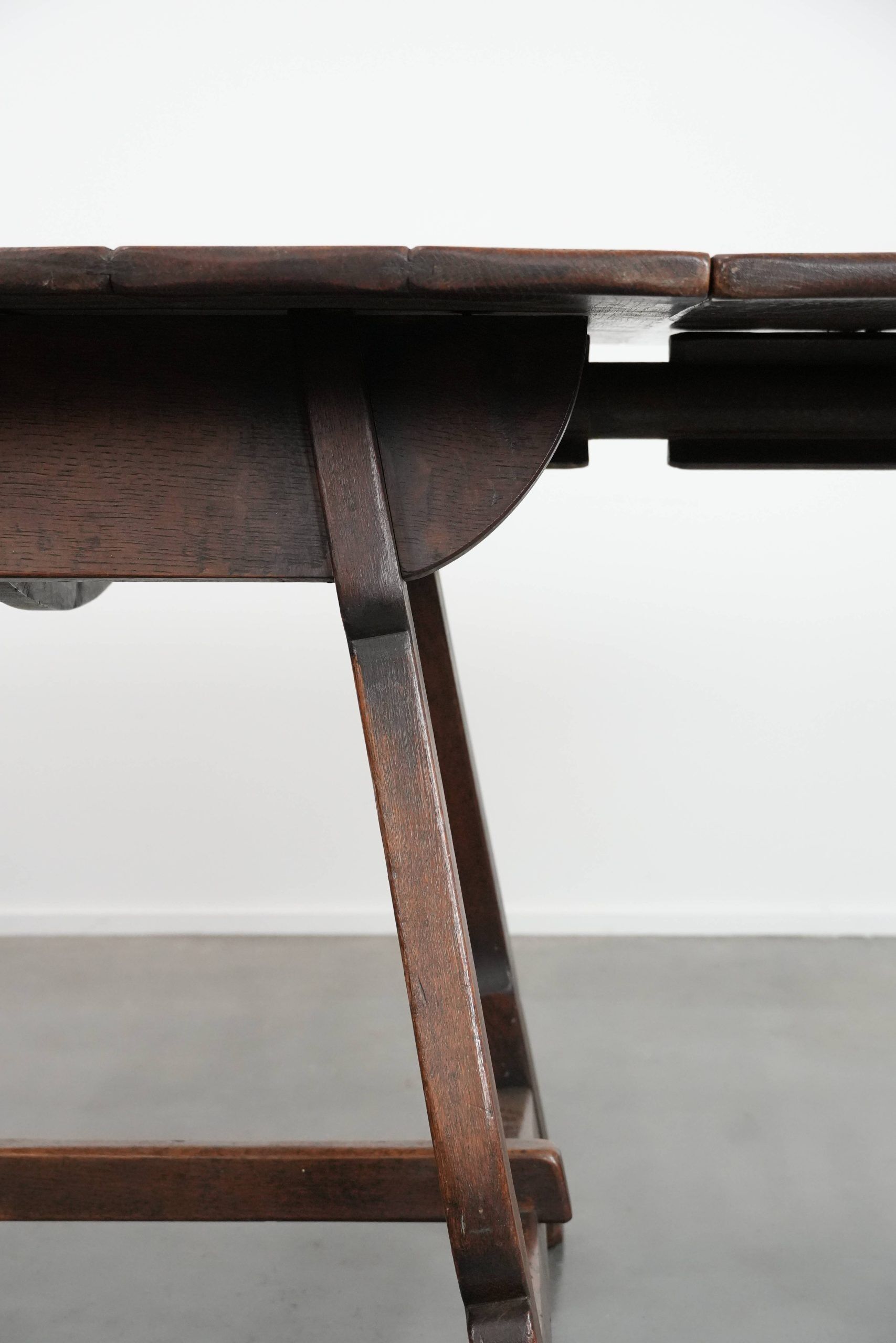 Antique Swiss extendable dining table made of oak from the mid-19th century