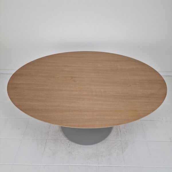 Grande table à manger ovale en chêne par Pierre Paulin pour Artifort, 2018