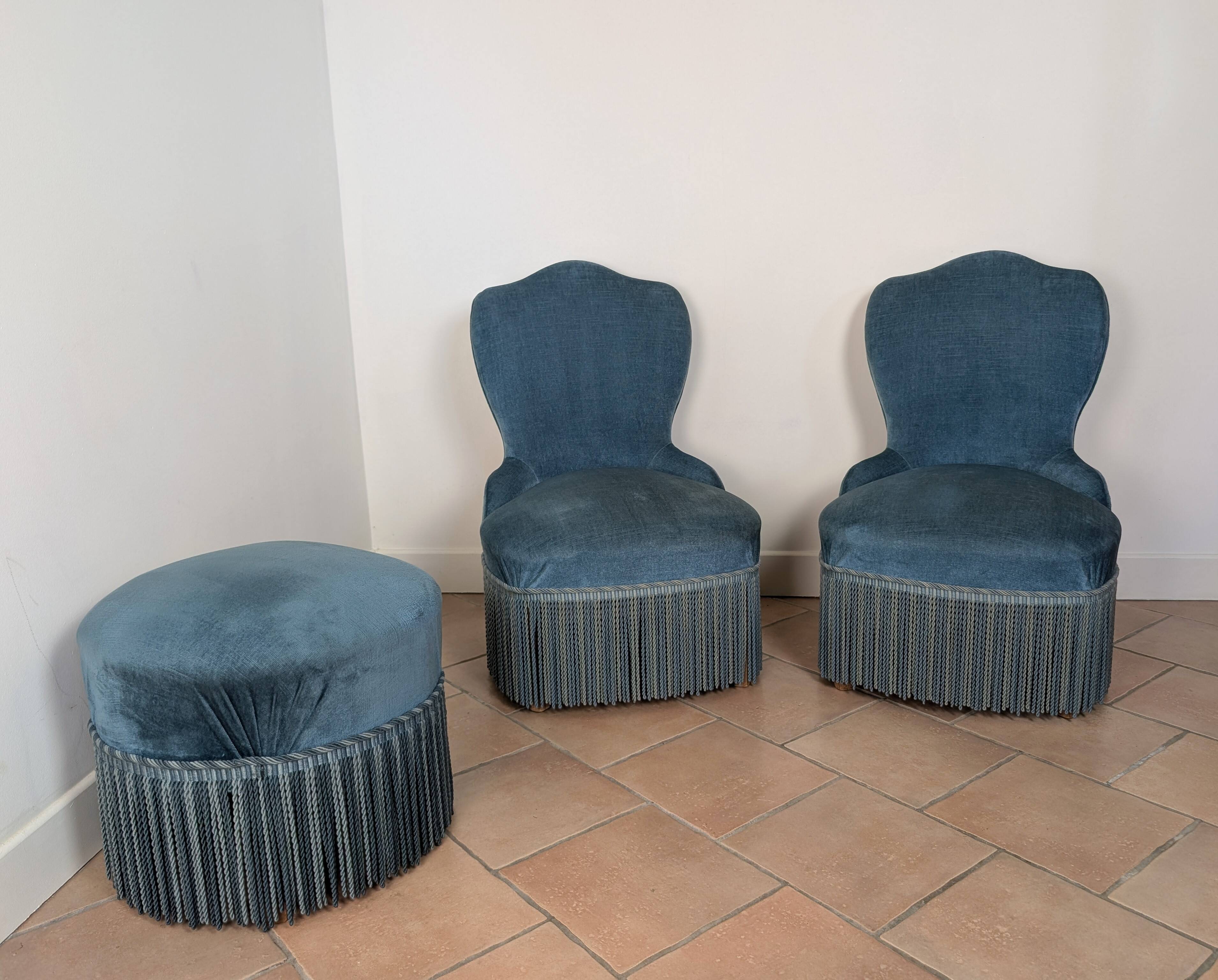 Frog chairs and pouffe